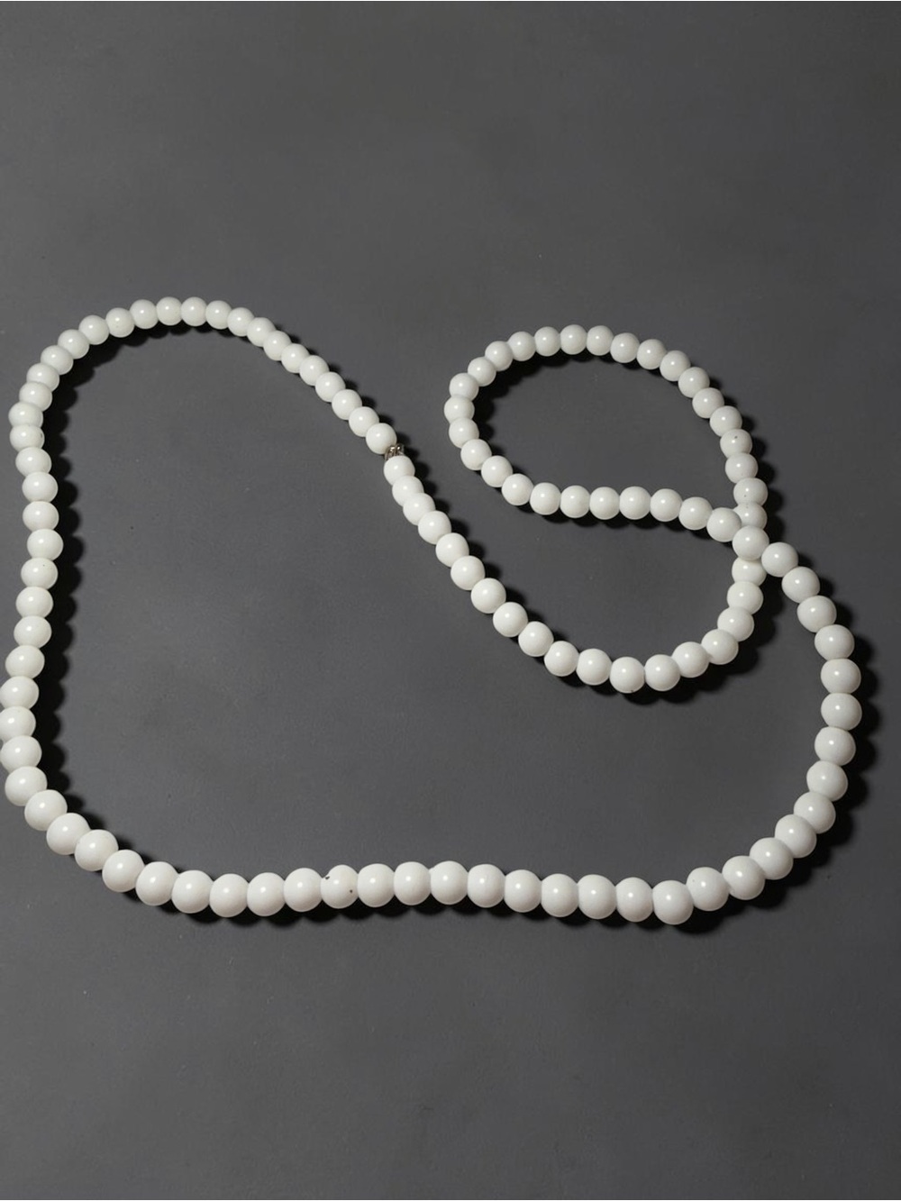 Classic White Beaded Necklace - Unbranded